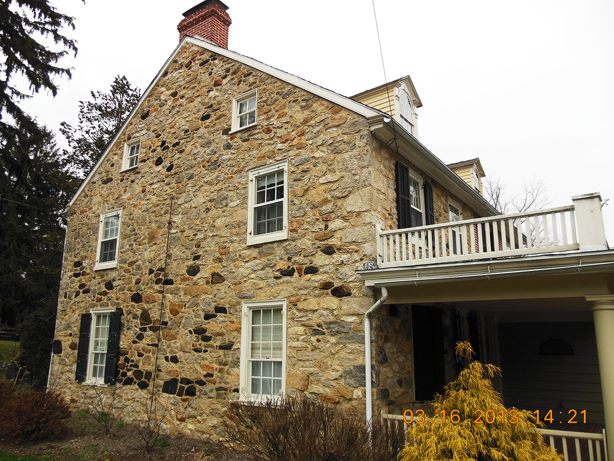 Brick wall masonry caulking on a residential home exterior
